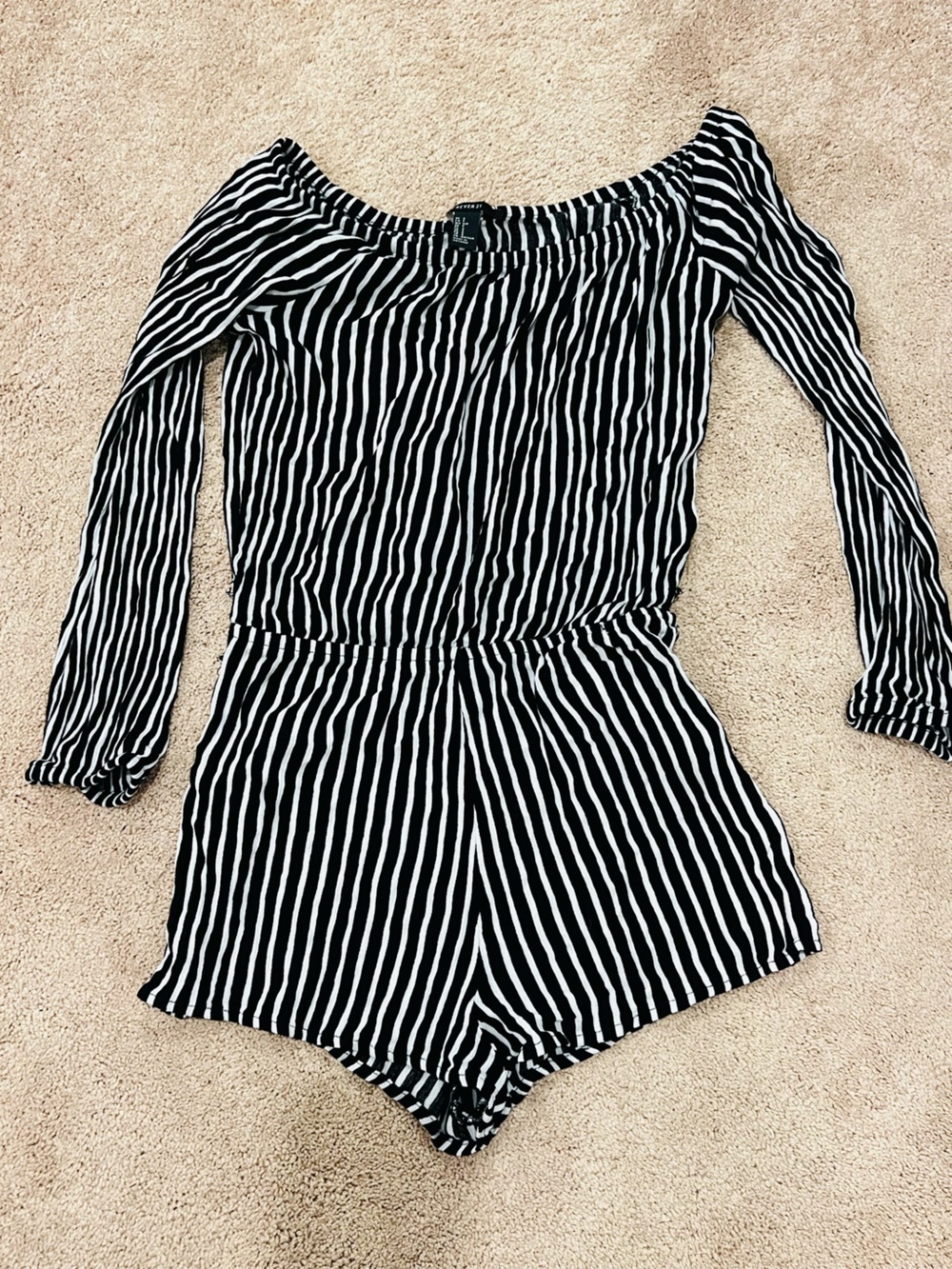 Forever 21 Black and White Striped Long Sleeve Top